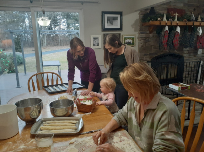 Bonket is a Dutch pastry that all of the old ladies growing up used to make. This past Christmas Mandy and her sisters learned how to make their own. 