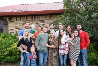 Christmas 2018 at Shay's grandparents house. This is all the cousins and their littles. 