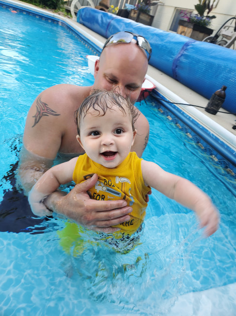 Fun in the pool at home 