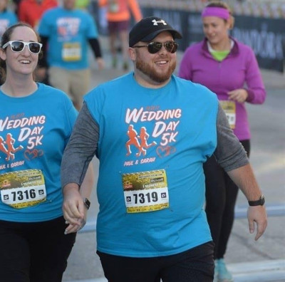 When a running festival was scheduled on our wedding day, we planned a wedding party 5K!