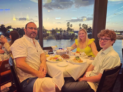 Amazing stone crab family dinner in Florida.