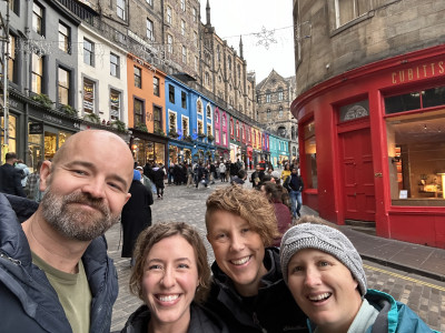 Walking the street that Diagon Alley was based upon in Edinburgh 