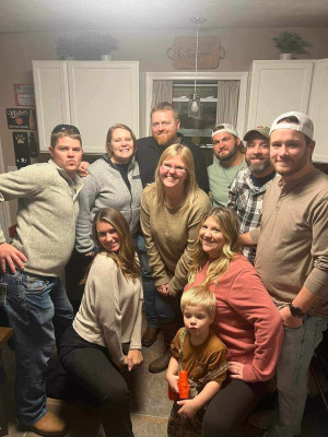 Terri's family Thanksgiving with a few of her cousins!