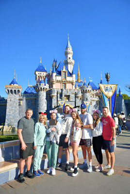 Kiarra's family trip to Disneyland