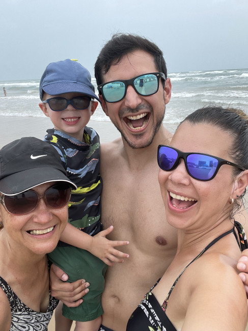 Beach fun with Paulina's side of the family