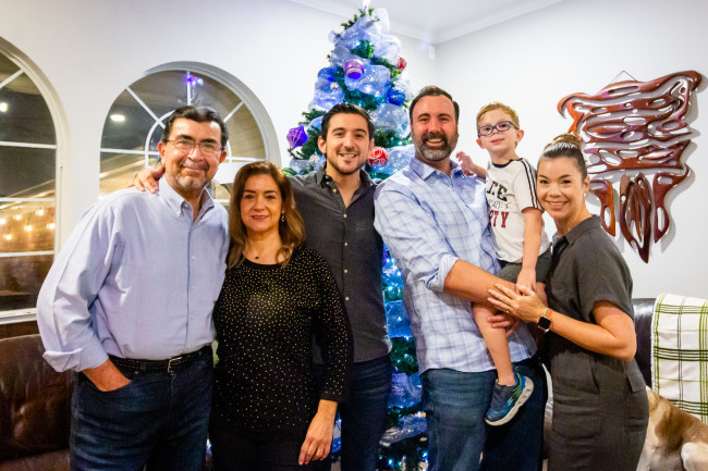 Paulina and Ben hosted Paulina's parents and brother Rodrigo for New Year's eve. 